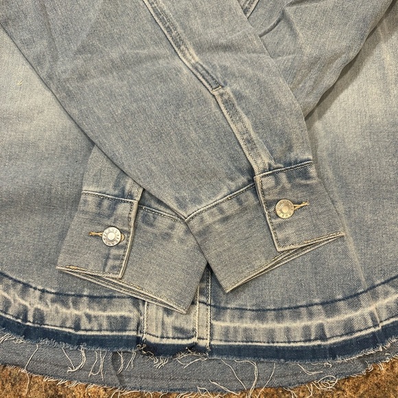 Lov Mor Denim Shacket Size Small Blue Oversized Button Down Front Collared Neck - Picture 9 of 15